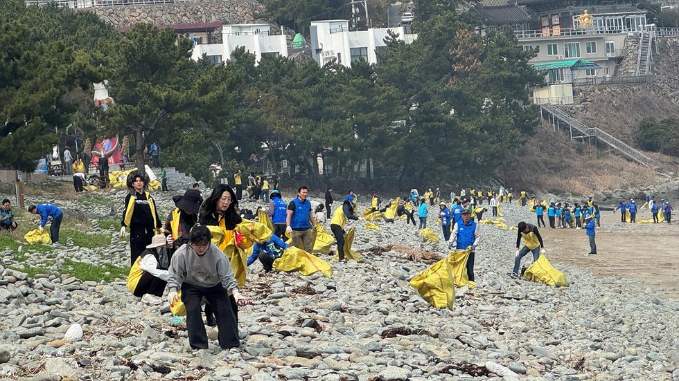 여수시, 2026여수세계섬박람회 앞두고 봄맞이 해안가 청결운동 전개