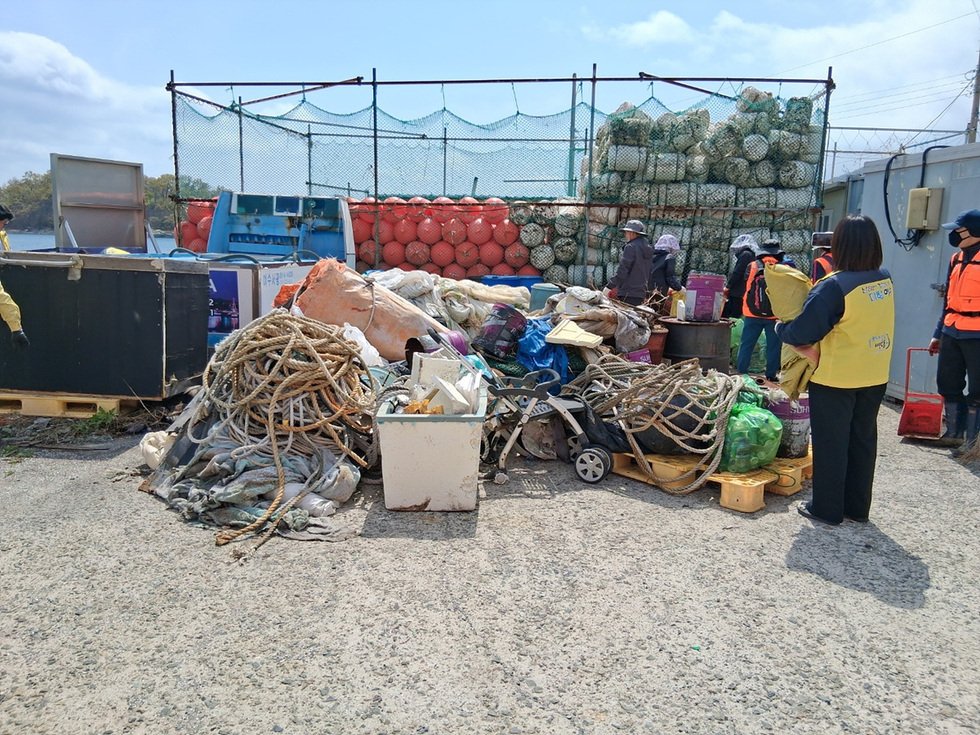 여수시, 항호마을 해안가 민·관 합동 대대적 환경 정비 실시