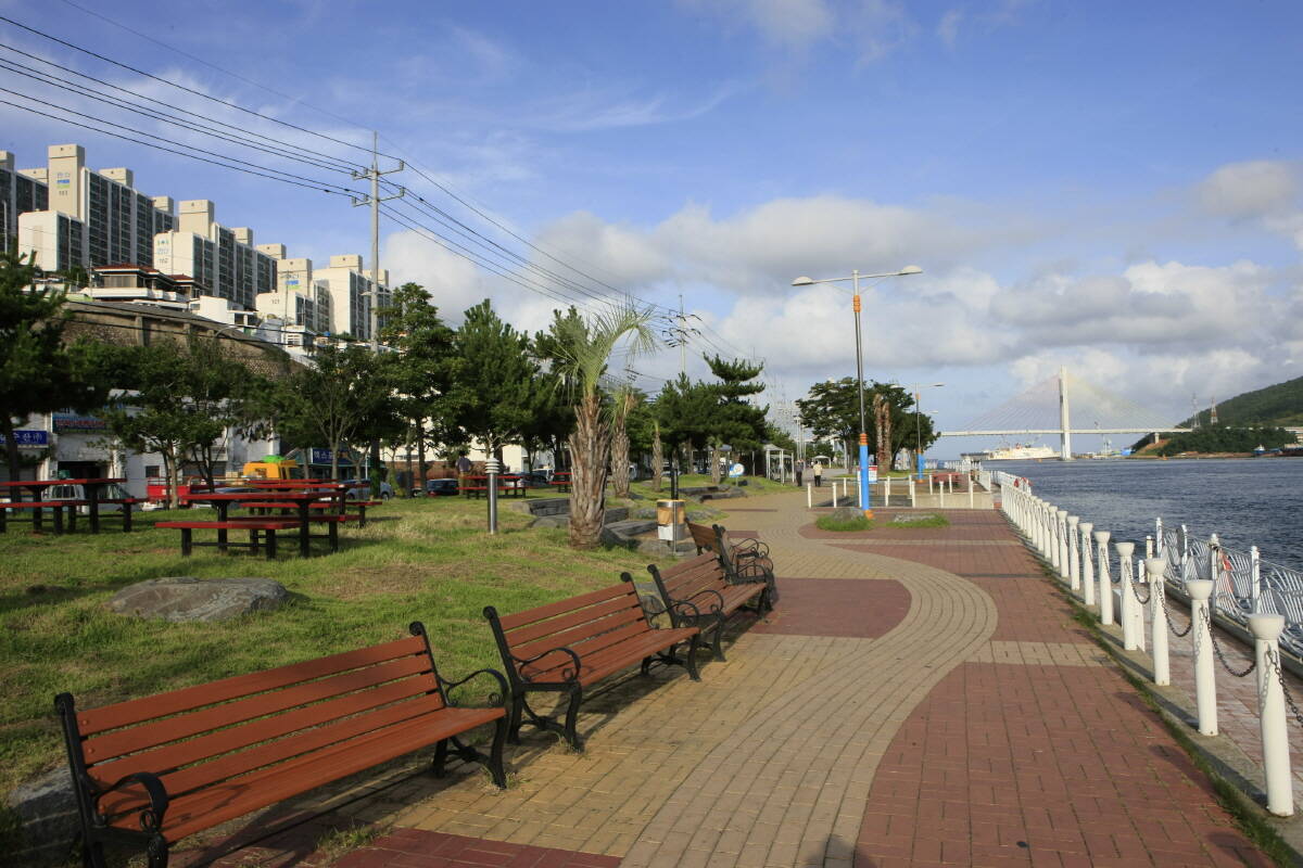 1.5Km 해안 산..